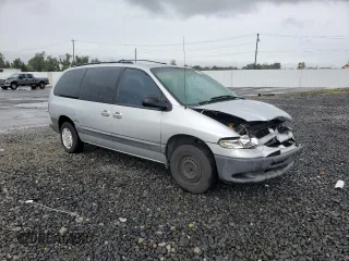2000 Dodge Caravan SE with VIN 2B4GP44G3YR784939, listed as a Copart auction lot 73253264 with 198,883 mi miles and Salvage Title. Bid and sale history available at carsss.com. Image 4.