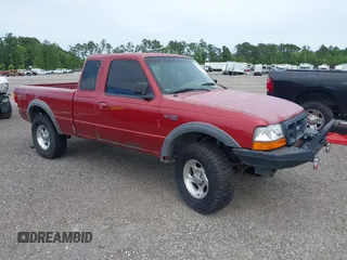 1998 Ford Ranger XL z VIN 1FTZR15XXWTA85008, wystawiony jako IAAI lot #39389138 z przebiegiem 195 448 mil mil oraz . Historia ofert i sprzedaży dostępna na DreamBid. Obrazek 1.