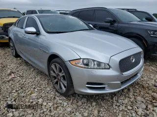 2015 Jaguar XJ with VIN SAJWA1CZ1F8V89918, listed as a Copart auction lot 69972394 with 92,030 mi miles and Clean Title. Bid and sale history available at carsss.com. Image 4.