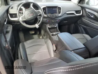 2022 GMC Terrain SLT z VIN 3GKALVEV6NL194805, wystawiony jako Copart lot #55059885 z przebiegiem 23 335 mil mil oraz Szkody całkowita. Historia ofert i sprzedaży dostępna na DreamBid. Obrazek 8.