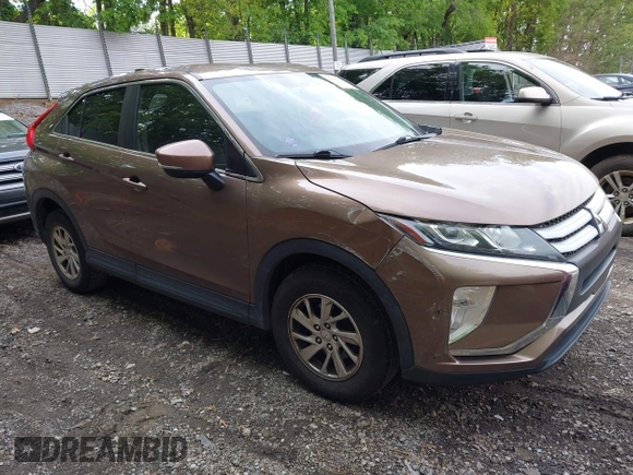 2018 Mitsubishi Eclipse Cross ES z VIN JA4AT3AA9JZ039973, wystawiony jako IAAI lot #42350915 z przebiegiem 136 369 mil mil oraz . Historia ofert i sprzedaży dostępna na DreamBid. Obrazek 1.