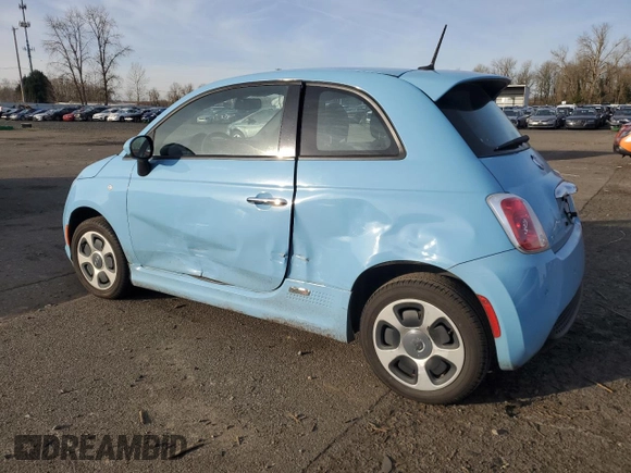 2015 FIAT 500e с VIN 3C3CFFGE4FT603419, выставлен на аукционе Copart как лот 85686474 с пробегом Не указан миль и Списание • Salvage title. История ставок и продаж доступна на DreamBid. Изображение 2.