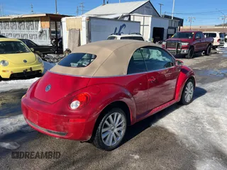 2009 Volkswagen Beetle S z VIN 3VWRF31Y29M401892, wystawiony jako Copart lot #89337485 z przebiegiem 136 394 mil mil oraz Czysty tytuł • Clean title. Historia ofert i sprzedaży dostępna na DreamBid. Obrazek 4.