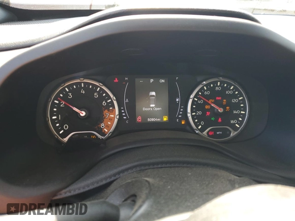 2018 Jeep Renegade Latitude z VIN ZACCJABB5JPJ52928, wystawiony jako Copart lot #55433545 z przebiegiem 50 904 mil mil oraz Szkoda całkowita • Salvage title. Historia ofert i sprzedaży dostępna na DreamBid. Obrazek 9.