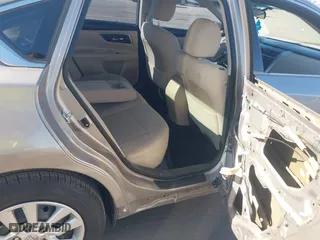 2015 Nissan Altima 2.5 with VIN 1N4AL3AP8FN914443, listed as a IAAI auction lot 41129502 with 139,221 mi miles. Bid and sale history available at carsss.com. Image 8.