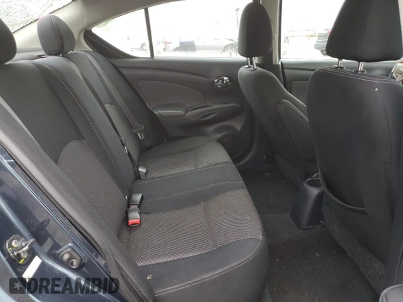 2015 Nissan Versa SV z VIN 3N1CN7AP8FL832042, wystawiony jako Copart lot #55859655 z przebiegiem 157 949 mil mil oraz Szkoda całkowita • Salvage title. Historia ofert i sprzedaży dostępna na DreamBid. Obrazek 10.