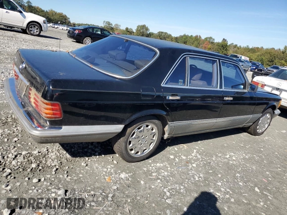 1988 Mercedes-Benz 560 with VIN WDBCA39D8JA407186, listed as a Copart auction lot 80227564 with 139,243 mi miles and Clean Title. Bid and sale history available at DreamBid. Image 3.