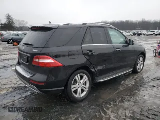 2015 Mercedes-Benz M 350 z VIN 4JGDA5HB9FA571227, wystawiony jako Copart lot #71989152 z przebiegiem 99 619 mil mil oraz . Historia ofert i sprzedaży dostępna na DreamBid. Obrazek 3.