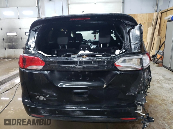 2020 Chrysler Pacifica Launch Edition z VIN 2C4RC3BG3LR263989, wystawiony jako Copart lot #82079334 z przebiegiem 109 707 mil mil oraz Nie do naprawy. Historia ofert i sprzedaży dostępna na DreamBid. Obrazek 6.
