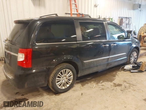 2015 Chrysler Town & Country Touring-L with VIN 2C4RC1CG3FR726639, listed as a IAAI auction lot 41502793 with 161,440 mi miles. Bid and sale history available at carsss.com. Image 4.