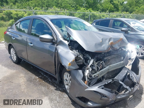 2016 Nissan Versa S z VIN 3N1CN7AP4GL831763, wystawiony jako IAAI lot #42243154 z przebiegiem 89 322 mil mil oraz . Historia ofert i sprzedaży dostępna na DreamBid. Obrazek 1.