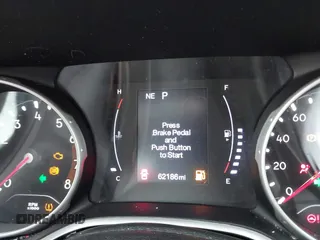 2020 Jeep Compass Latitude z VIN 3C4NJDBB9LT252474, wystawiony jako IAAI lot #42245000 z przebiegiem 62 186 mil mil oraz . Historia ofert i sprzedaży dostępna na DreamBid. Obrazek 14.