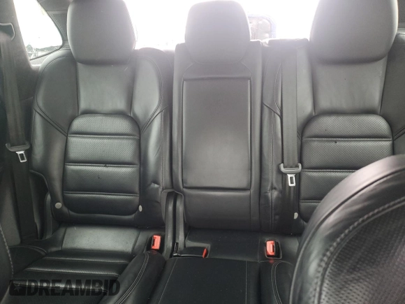 2015 Porsche Cayenne Turbo z VIN WP1AC2A26FLA80496, wystawiony jako Copart lot #47559825 z przebiegiem 75 169 mil mil oraz Czysty tytuł • Clean title. Historia ofert i sprzedaży dostępna na DreamBid. Obrazek 10.