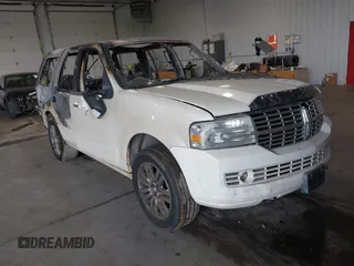2007 Lincoln Navigator with VIN 5LMFU27517LJ16210, listed as a IAAI auction lot 42700467 with Not provided miles and . Bid and sale history available at DreamBid. Image 1.