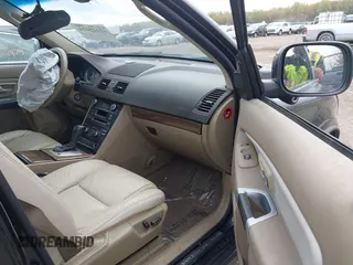 2011 Volvo XC90 I6 с VIN YV4952CZ2B1591408, выставлен на аукционе IAAI как лот 42125416 с пробегом Не указан миль и . История ставок и продаж доступна на DreamBid. Изображение 5.