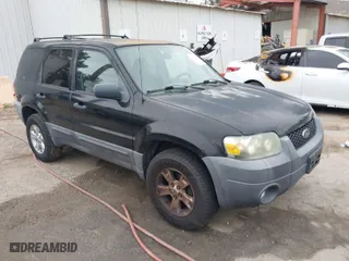 2007 Ford Escape XLT with VIN 1FMCU03Z87KA66723, listed as a IAAI auction lot 42071912 with 170,602 mi miles. Bid and sale history available at carsss.com. Image 1.