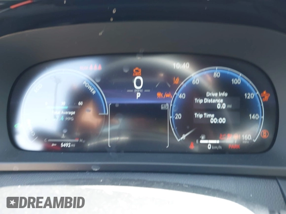 2025 Toyota Crown XLE z VIN JTDACAAJ6S3016620, wystawiony jako IAAI lot #42024734 z przebiegiem 5 492 mil mil oraz . Historia ofert i sprzedaży dostępna na DreamBid. Obrazek 7.