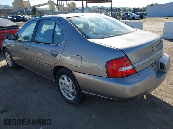 2001 Nissan Altima GXE with VIN 1N4DL01D21C163572, listed as a IAAI auction lot 41616201 with 92,863 mi miles. Bid and sale history available at carsss.com. Image 3.