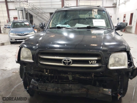 2004 Toyota Sequoia Limited with VIN 5TDZT38A24S226055, listed as a IAAI auction lot 40219005 with 226,445 mi miles. Bid and sale history available at carsss.com. Image 13.