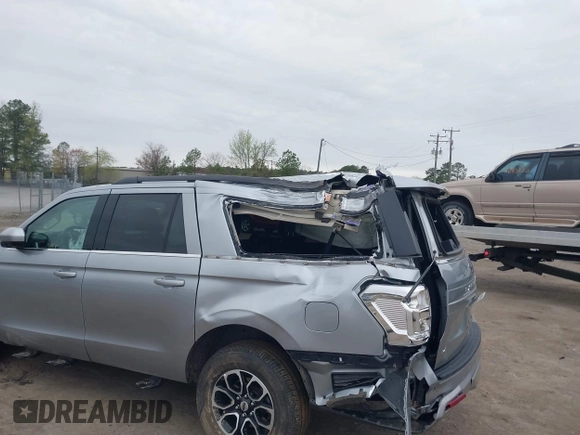 2024 Ford Expedition Max XLT z VIN 1FMJK1J84REA24967, wystawiony jako IAAI lot #41934342 z przebiegiem 39 188 mil mil oraz . Historia ofert i sprzedaży dostępna na DreamBid. Obrazek 6.