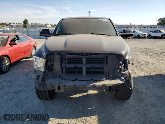2018 Ram 1500 Tradesman z VIN 1C6RR7ST7JS102633, wystawiony jako Copart lot #72438884 z przebiegiem 84 725 mil mil oraz Szkoda całkowita • Salvage title. Historia ofert i sprzedaży dostępna na DreamBid. Obrazek 5.