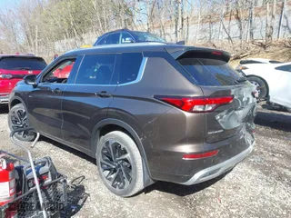 2022 Mitsubishi Outlander SEL with VIN JA4J4VA80NZ070086, listed as a IAAI auction lot 41859066 with 35,982 mi miles. Bid and sale history available at carsss.com. Image 3.