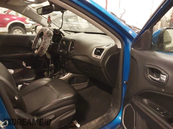 2018 Jeep Compass Altitude with VIN 3C4NJDBB5JT345165, listed as a IAAI auction lot 41618844 with 66,226 mi miles and . Bid and sale history available at carsss.com. Image 5.