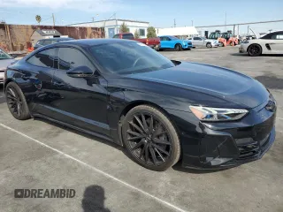 2022 Audi e-tron GT Prestige z VIN WAUEJBFW2N7006498, wystawiony jako Copart lot #45764865 z przebiegiem 17 849 mil mil oraz Szkoda całkowita • Salvage title. Historia ofert i sprzedaży dostępna na DreamBid. Obrazek 4.
