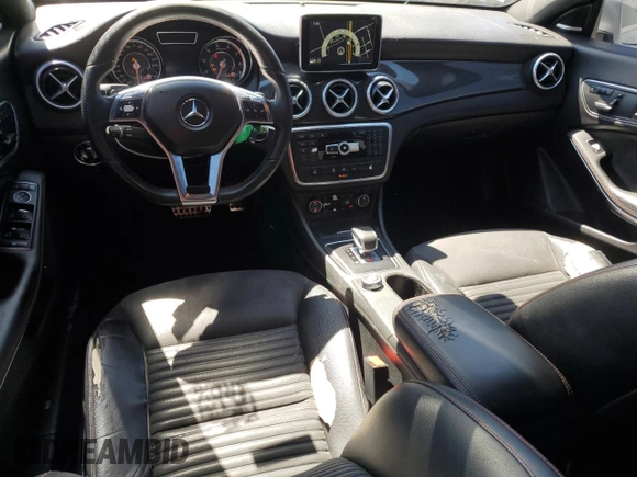 2014 Mercedes-Benz CLA 45 AMG z VIN WDDSJ5CB3EN139295, wystawiony jako Copart lot #49400945 z przebiegiem 132 097 mil mil oraz Czysty tytuł • Clean title. Historia ofert i sprzedaży dostępna na DreamBid. Obrazek 8.
