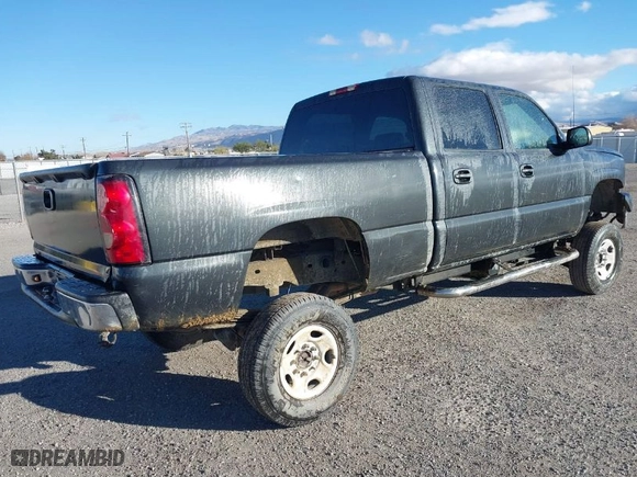 2004 Chevrolet Silverado 2500 Crew Cab LT with VIN 1GCGC23UX4F155545, listed as a IAAI auction lot 41521553 with 149,047 mi miles. Bid and sale history available at carsss.com. Image 4.