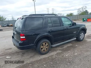 2007 Ford Explorer XLT with VIN 1FMEU73E67UB82828, listed as a IAAI auction lot 42094138 with 175,627 mi miles. Bid and sale history available at carsss.com. Image 4.