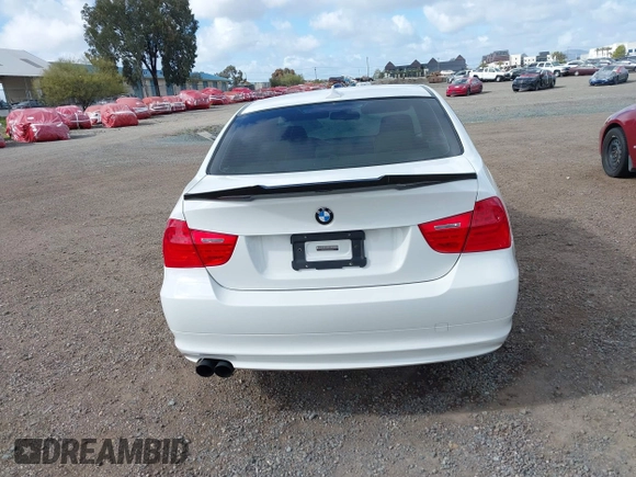 2011 BMW 3 Series 328i with VIN WBAPH5G53BNM80849, listed as a IAAI auction lot 41942772 with 84,876 mi miles. Bid and sale history available at carsss.com. Image 16.