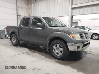 2005 Nissan Frontier LE z VIN 1N6AD07U05C457167, wystawiony jako IAAI lot #42121297 z przebiegiem 195 477 mil mil oraz . Historia ofert i sprzedaży dostępna na DreamBid. Obrazek 1.