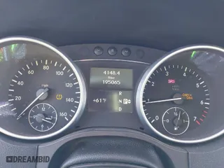 2010 Mercedes-Benz M-Class ML 350 with VIN 4JGBB8GBXAA559135, listed as a IAAI auction lot 41422566 with 195,065 mi miles. Bid and sale history available at carsss.com. Image 7.