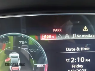 2024 Audi RS e-tron GT z VIN WAUBHBFWXR7901127, wystawiony jako IAAI lot #41220023 z przebiegiem 3414 mil mil oraz . Historia ofert i sprzedaży dostępna na DreamBid. Obrazek 18.