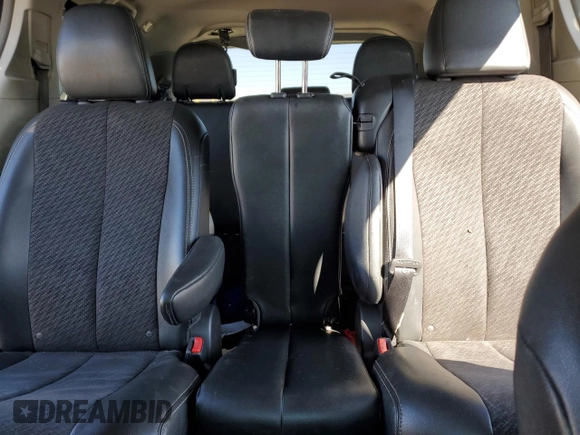 2011 Toyota Sienna SE с VIN 5TDXK3DC5BS117992, выставлен на аукционе Copart как лот 48492725 с пробегом 177 647 миль миль и Списание • Salvage title. История ставок и продаж доступна на DreamBid. Изображение 10.