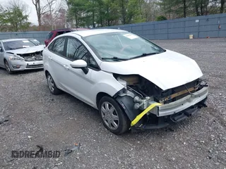 2016 Ford Fiesta S z VIN 3FADP4AJ3GM192667, wystawiony jako IAAI lot #42002898 z przebiegiem 83 066 mil mil oraz . Historia ofert i sprzedaży dostępna na DreamBid. Obrazek 1.