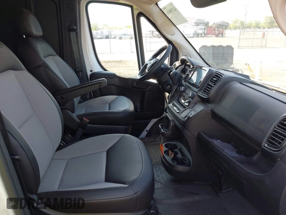 2025 Ram ProMaster Cargo Tradesman with VIN 3C6LRVDG6SE504125, listed as a IAAI auction lot 42158811 with 20,721 mi miles and . Bid and sale history available at DreamBid. Image 5.