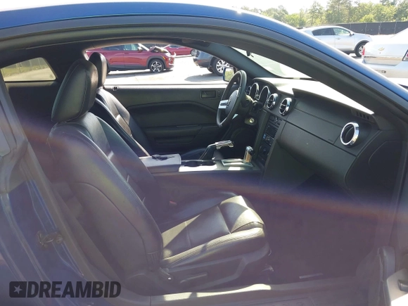 2006 Ford Mustang Standard with VIN 1ZVFT80N565167331, listed as a IAAI auction lot 42162547 with 113,035 mi miles. Bid and sale history available at carsss.com. Image 5.