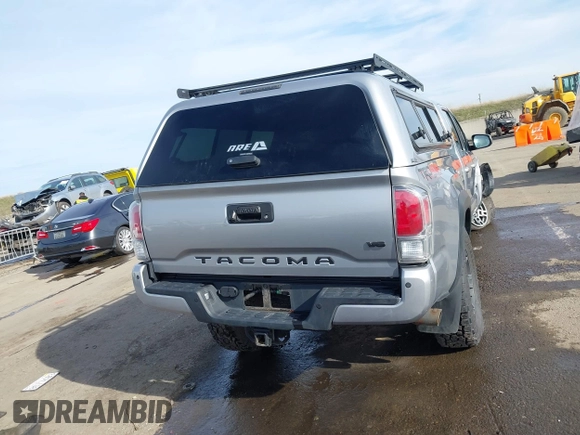 2021 Toyota Tacoma 4WD SR5 with VIN 3TMDZ5BN1MM105694, listed as a IAAI auction lot 41233853 with 1 mi miles. Bid and sale history available at carsss.com. Image 16.