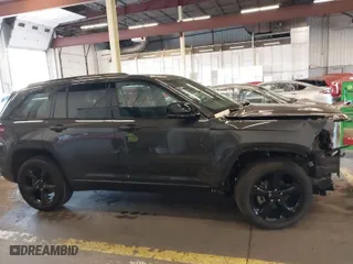 2024 Jeep Grand Cherokee Altitude with VIN 1C4RJHAG6RC716010, listed as a IAAI auction lot 41302723 with 18,236 mi miles. Bid and sale history available at carsss.com. Image 14.