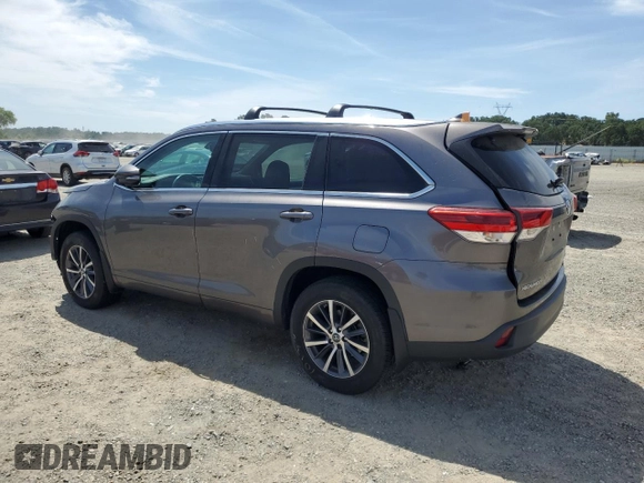 2018 Toyota Highlander SE with VIN 5TDJZRFH1JS523764, listed as a Copart auction lot 58576615 with 55,313 mi miles and Salvage title. Bid and sale history available at DreamBid. Image 2.