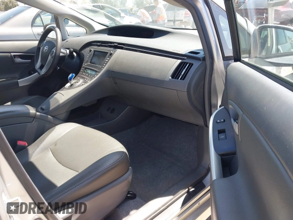 2010 Toyota Prius II with VIN JTDKN3DU9A0099251, listed as a IAAI auction lot 41959602 with 137,853 mi miles. Bid and sale history available at carsss.com. Image 5.