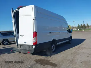 2024 Ford Transit Cargo z VIN 1FTBW3X89RKB49268, wystawiony jako IAAI lot #42081360 z przebiegiem 7 290 mil mil oraz . Historia ofert i sprzedaży dostępna na DreamBid. Obrazek 4.