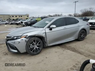 2024 Toyota Camry SE with VIN 4T1G11AK2RU236099, listed as a Copart auction lot 47677865 with 28,727 mi miles and Salvage Title. Bid and sale history available at carsss.com. Image 1.
