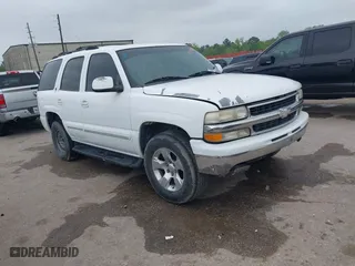 2001 Chevrolet Tahoe LT with VIN 1GNEC13T71R212889, listed as a IAAI auction lot 41917362 with 224,406 mi miles. Bid and sale history available at carsss.com. Image 3.