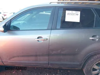 2013 Kia Sorento LX with VIN 5XYKT3A63DG399653, listed as a IAAI auction lot 41323730 with 194,001 mi miles. Bid and sale history available at carsss.com. Image 15.