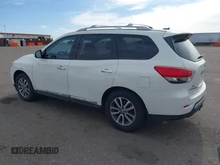 2013 Nissan Pathfinder S with VIN 5N1AR2MM1DC622044, listed as a IAAI auction lot 41878956 with 175,125 mi miles. Bid and sale history available at carsss.com. Image 3.