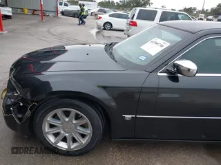 2005 Chrysler 300 with VIN 2C3AA63H45H674987, listed as a IAAI auction lot 41560730 with 101,659 mi miles. Bid and sale history available at carsss.com. Image 17.
