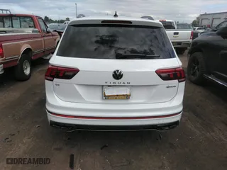 2022 Volkswagen Tiguan SE R-Line Black with VIN 3VVCB7AX0NM029502, listed as a IAAI auction lot 40141730 with 41,362 mi miles. Bid and sale history available at carsss.com. Image 16.